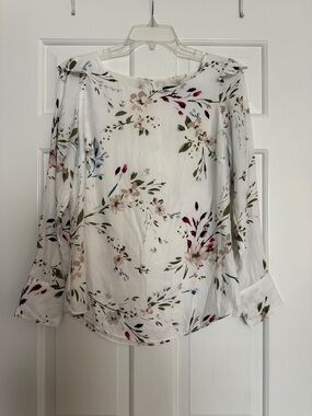 White House Black Market White Floral Long-Sleeve Blouse
